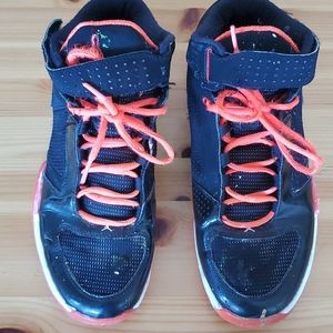 Pretty beat up Nike Air jordans size 8.5